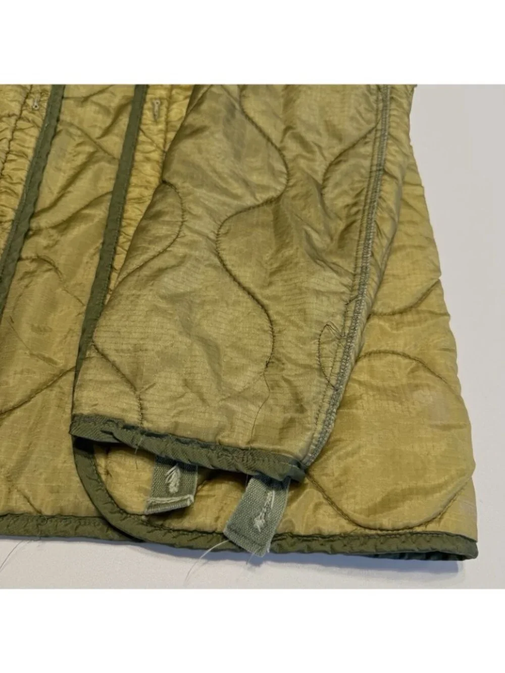 Vintage Military Liner Jacket Nylon Insulated Mens Small Green